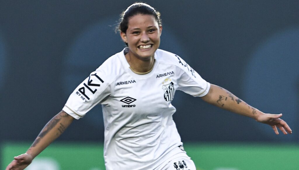 Evelin Bonifácio celebra resultado contra o Fluminense (Foto: Reinaldo Campos/Santos FC)