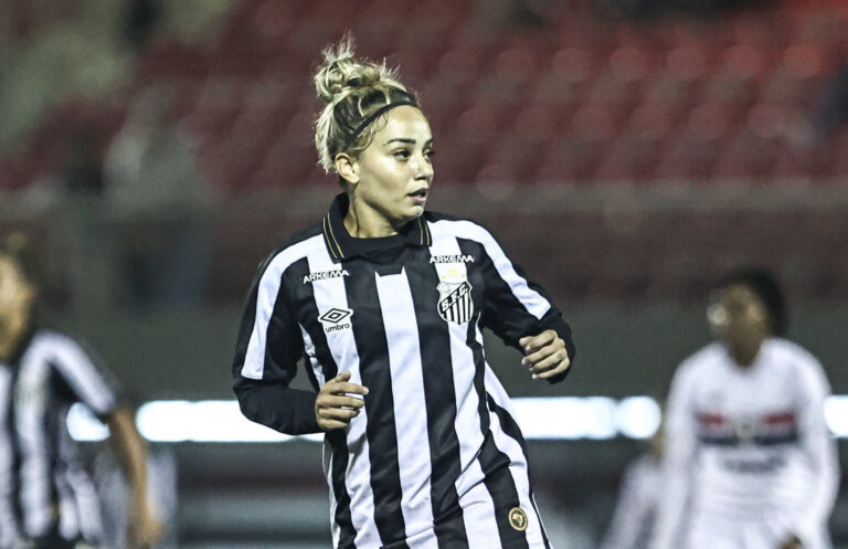 Thaisinha voltou aos jogos do Santos (Foto: Reinaldo Campos/Santos FC)