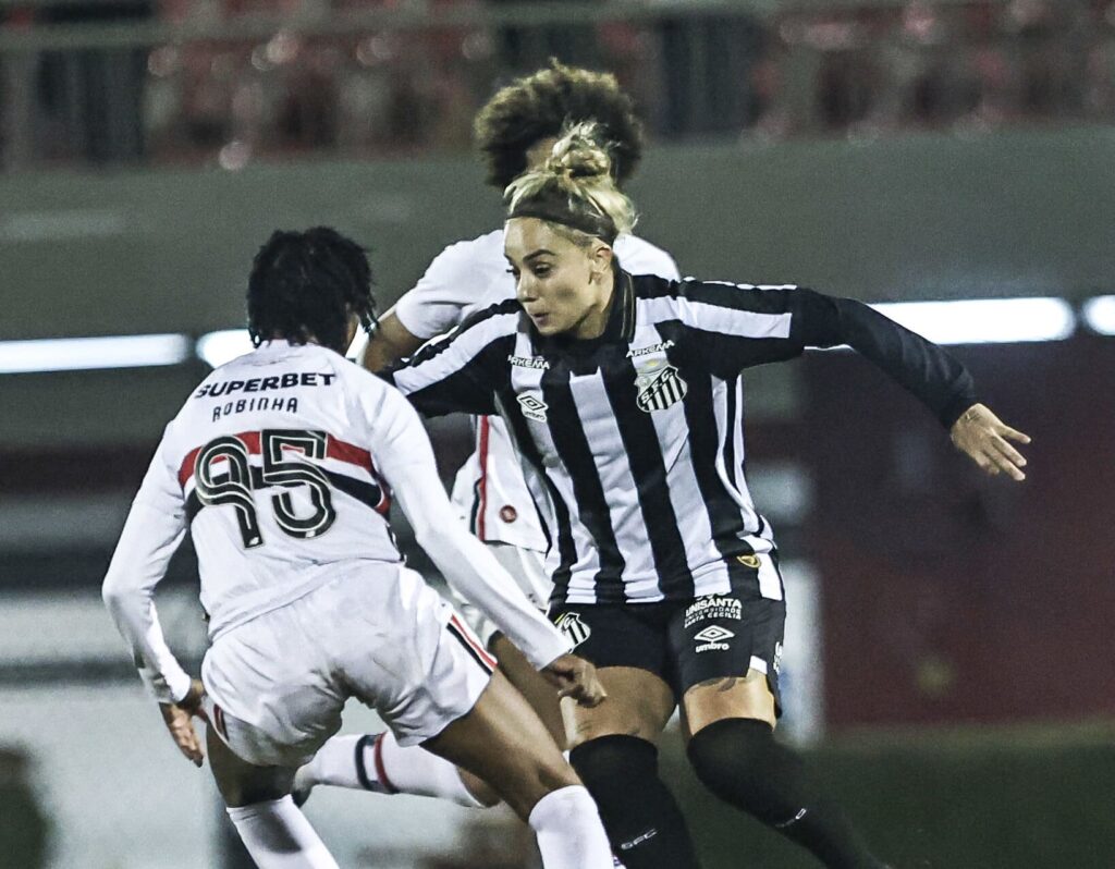Thaisinha voltou a atuar pelo Santos (Foto: Reinaldo Campos/Santos FC)