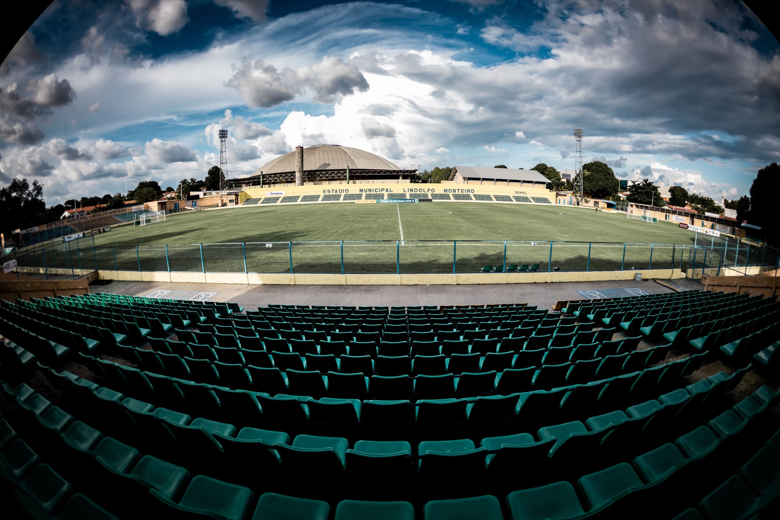Estádio Lindolfo Monteiro, em Teresina, recebe Atlético-PI x Santos (Foto: Wesley Douglas)
