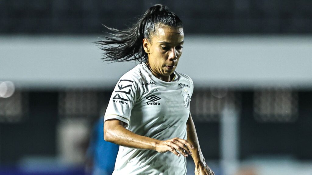 Vivian sofre lesão na vértebra durante clássico. (Foto: Reinaldo Campos/ Santos FC)
