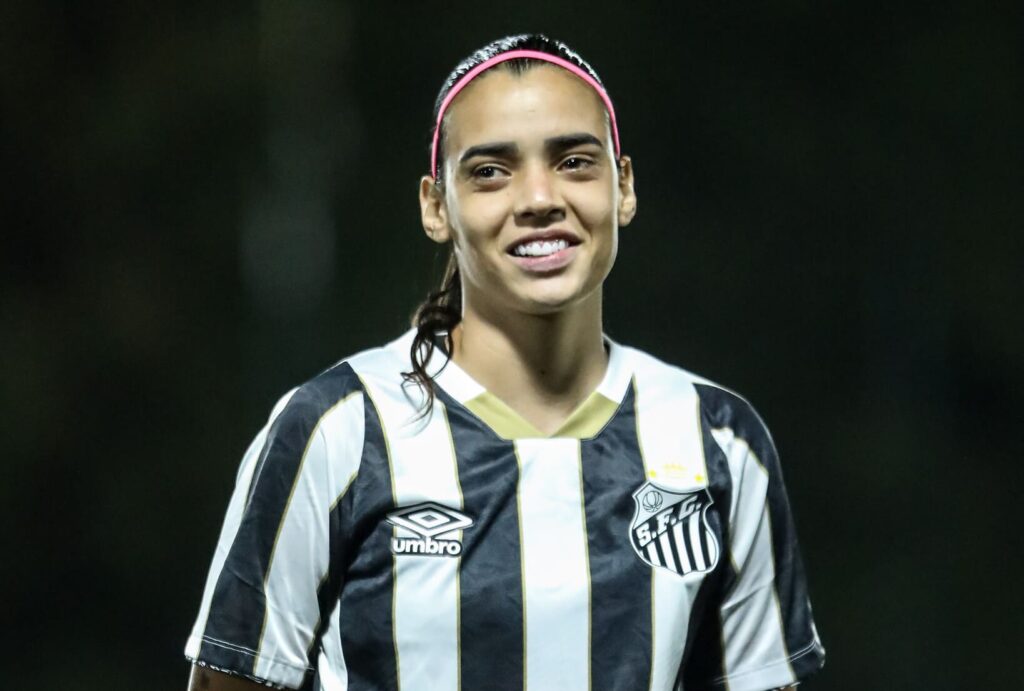 Kauany teve o contrato rescindido de forma antecipada e deixa o Santos (Foto: Reinaldo Campos/ Santos F.C)
