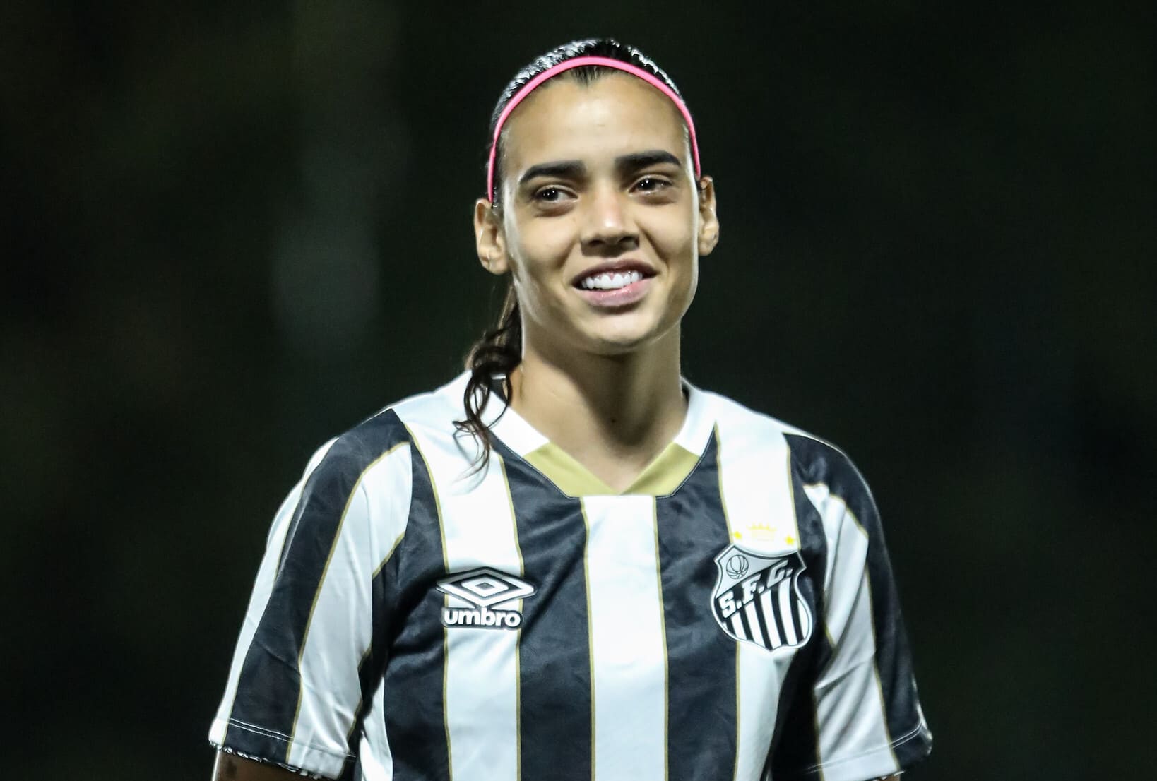 Kauany teve o contrato rescindido de forma antecipada e deixa o Santos (Foto: Reinaldo Campos/ Santos F.C)