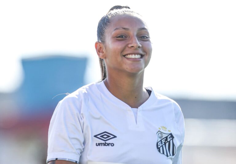 Volante Mel se despede do Santos após fim de ciclo na base (Foto: Reinaldo Campos/Santos FC)