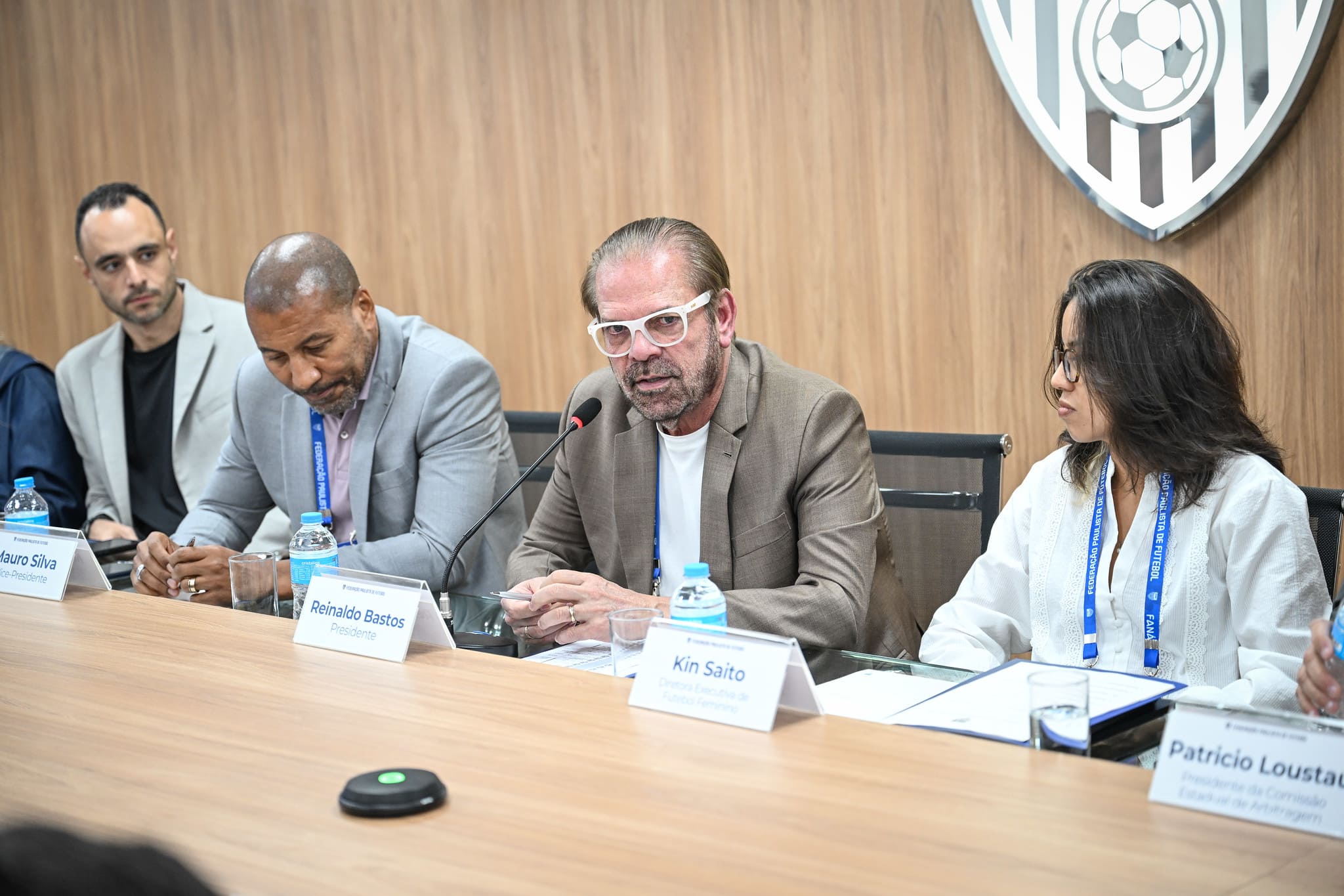 Kin Saito, diretora da FPF, Reinaldo Carneiro Bastos, presidente da FPF, e Mauro Silva, vice-presidente da FPF (Foto: Rodrigo Corsi/Ag.Paulistão)