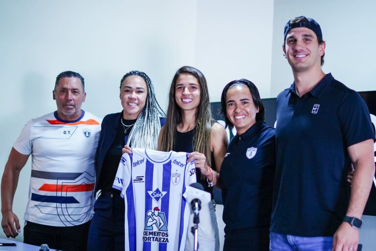 Eudimilla é apresentada oficialmente pelo Pachuca (Foto: Divulgação/Pachuca)