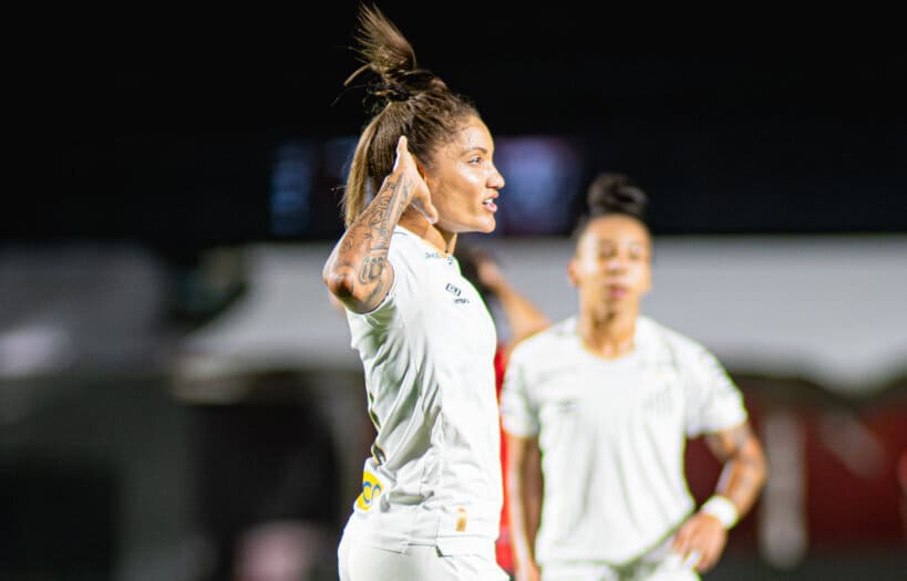 Ketlen comemora um dos gols do Santos na vitória sobre o Vitória (Foto: Divulgação/Santos FC)
