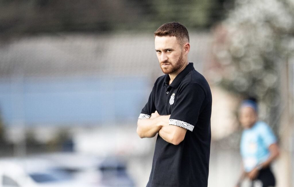 Yura Titow, técnico da equipe sub-20 do Santos (Foto: Reinaldo Campos/Santos FC)