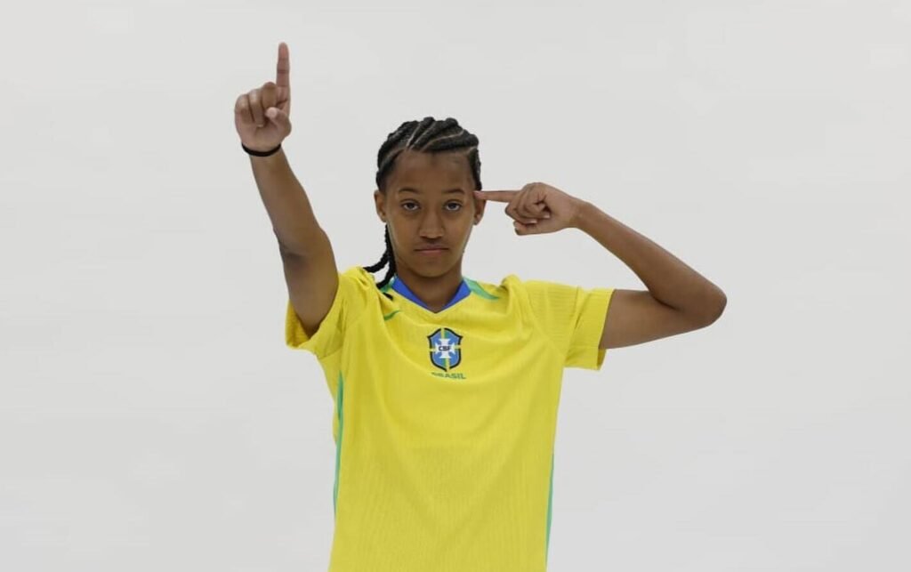 Ana Lays, de 18 anos, é o novo reforço do Santos para a equipe sub-20 (Foto: Reprodução)
