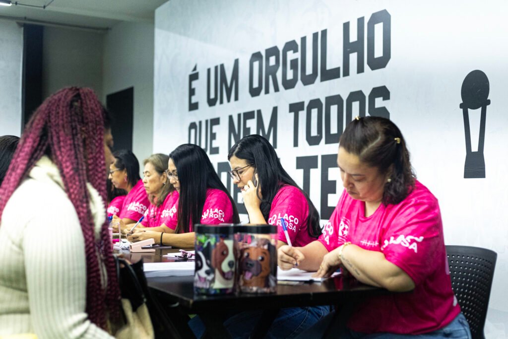Ação do Santos oferece serviços gratuitos voltados à saúde da mulher na Vila Belmiro (Foto: Reinaldo Campos/Santos FC)